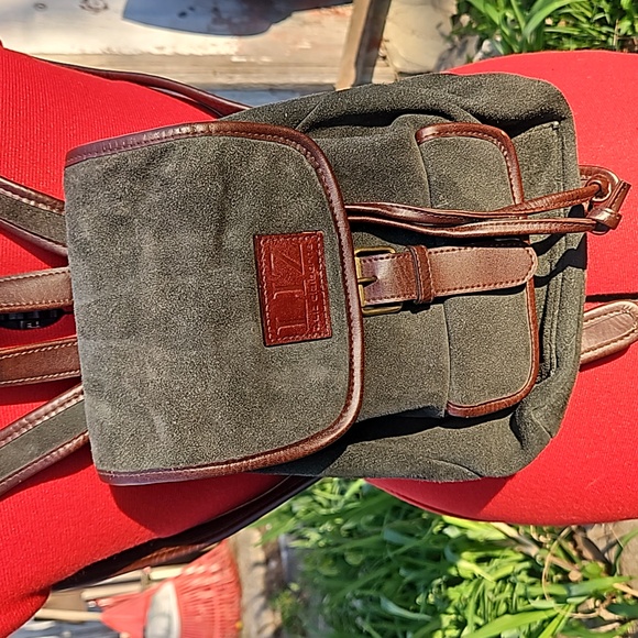 Liz Claiborne Genuine Green Leather w/Brown Accents Backpack - Picture 2 of 6